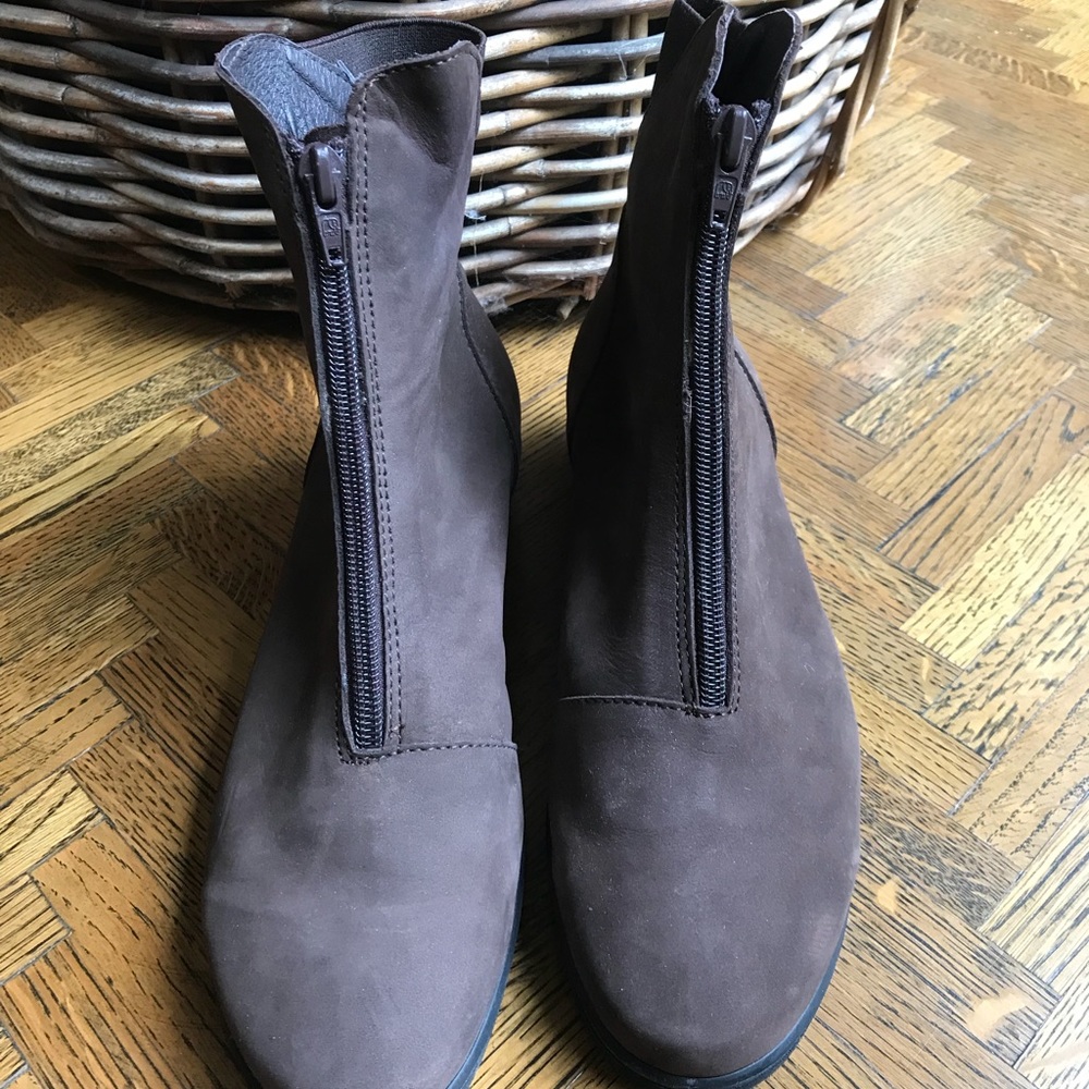 Leather boots
